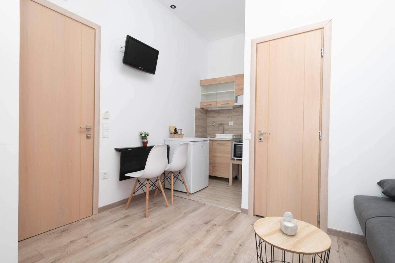 Giorgos' House Gialova Apartment ภายนอก รูปภาพ